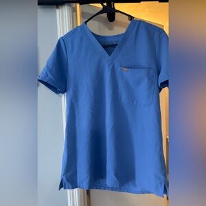 Figs one pocket scrub top in ceil blue